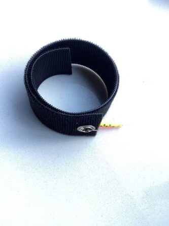 Spool wrap is made from durable hook and loop system. Slide the hook through the hole and wrap around spool to keep it organized and tangle free